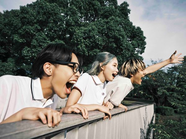 【ココラシカ インタビュー】メジャー 3rd シングル「寂しさを拾って」リリース「明るくてシンプルなテンションコードの寂しさがこの曲にマッチしたのかなという感じ」