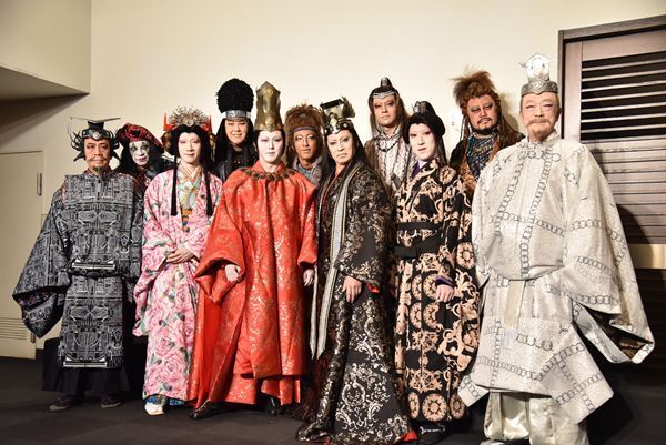 開幕を前に染五郎、松也が幸四郎にクレーム？ 歌舞伎NEXT『朧の森に棲む鬼』開幕