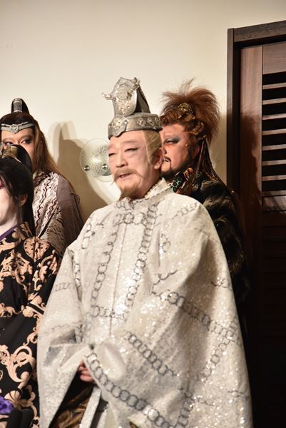 開幕を前に染五郎、松也が幸四郎にクレーム？ 歌舞伎NEXT『朧の森に棲む鬼』開幕