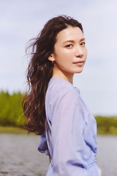 村川絵梨＆岸本鮎佳による“フェイクドキュメンタリー的演劇”『またしても登場して頂きましょう』が開幕