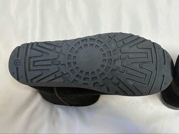 ワークマン、あったかくて滑らない「ムートン風防寒レインブーツ」をレビュー　晴れの日もOKでめちゃ歩きやすい！