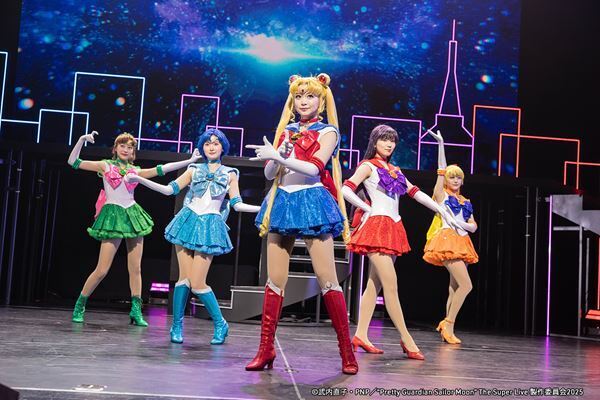 セーラームーンのパフォーマンスライブ 『“Pretty Guardian Sailor Moon” The Super Live』 北米ツアーの舞台写真＆コメントが到着