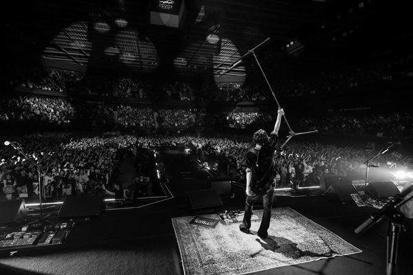 [Alexandros]　歴代ドラマーが集結した『15th Anniversary VIP PARTY '25』オフィシャルレポート到着「最高のファンを持ちました」