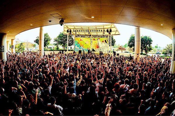 キズ、結成8周年を記念したフリーライブ『傷痕』　イオンモールに2,000人を集め、キズのいまを見せつけた圧倒的ライブ【オフィシャルレポート】