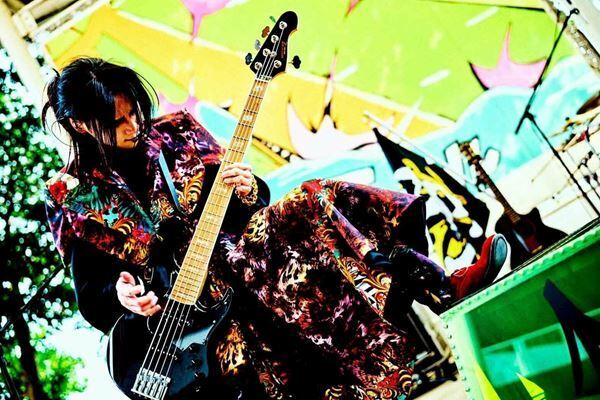 キズ、結成8周年を記念したフリーライブ『傷痕』　イオンモールに2,000人を集め、キズのいまを見せつけた圧倒的ライブ【オフィシャルレポート】