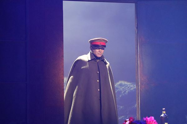 安田章大主演『アリババ』『愛の乞食』開幕　「体験型、体感型の舞台に」唐十郎ワールドを関西弁で