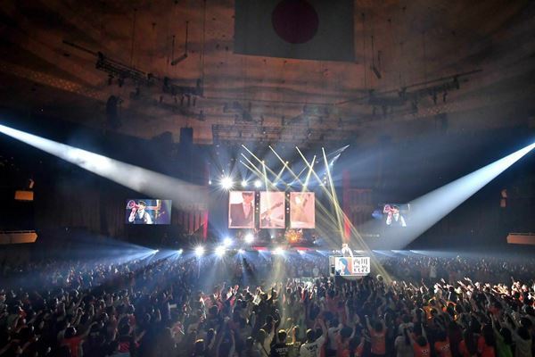 T.M.Revolution西川貴教「今できることをやり続けよう」 47都道府県ツアー武道館公演のオフィシャルレポート到着