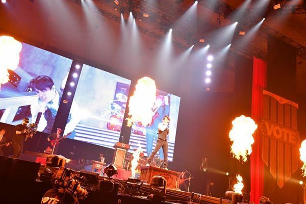 T.M.Revolution西川貴教「今できることをやり続けよう」 47都道府県ツアー武道館公演のオフィシャルレポート到着