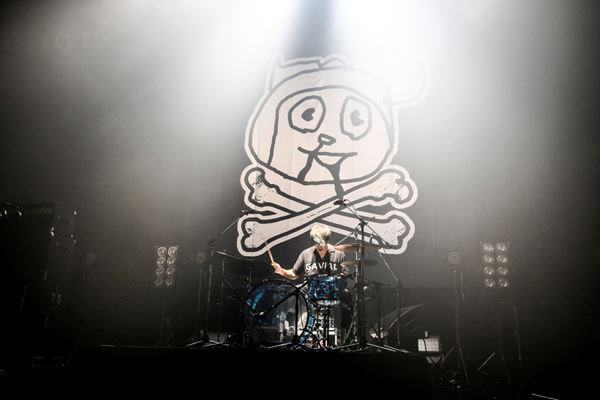 syrup16g、peridots、tacicaの3バンドによるドラマー中畑大樹50歳の宴をレポート