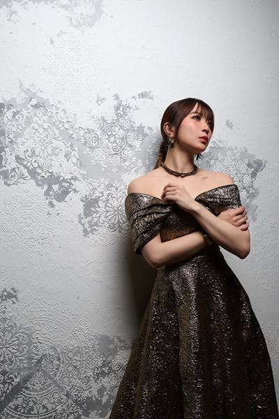 【JUNNA×May'n /『JUNNA × CrosSing You Tour』対談】プライベートでも交流のあるふたりの関係性とは？ 「最初は”負けたくない”気持ちが100％でした(笑)」