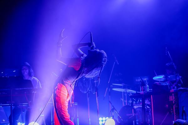 【JUNNA×May'n /『JUNNA × CrosSing You Tour』対談】プライベートでも交流のあるふたりの関係性とは？ 「最初は”負けたくない”気持ちが100％でした(笑)」