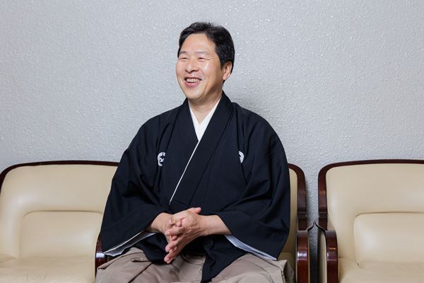 三谷文楽待望の新作『人形ぎらい』上演へ　文楽人形遣い吉田一輔に聞く、伝統の継承と新たな挑戦