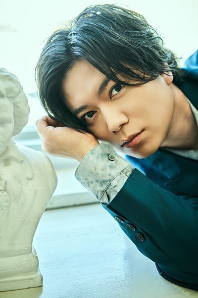 映画監督・加藤シゲアキが作り上げた『SUNA』の世界「ちょっとふざけたマインドで当たり前を疑って考えた」