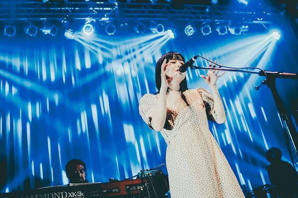 ROTH BART BARON『BEAR NIGHT 2025』、Hana Hope、吉澤嘉代子らゲストと共に音楽の森を創造