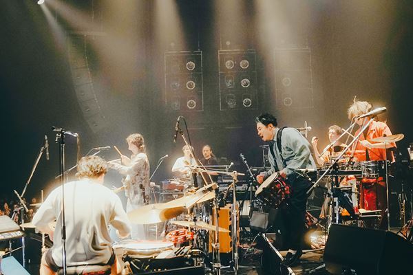 ROTH BART BARON『BEAR NIGHT 2025』、Hana Hope、吉澤嘉代子らゲストと共に音楽の森を創造