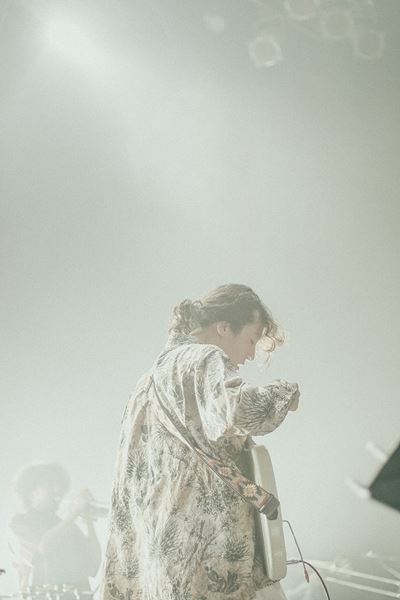 ROTH BART BARON『BEAR NIGHT 2025』、Hana Hope、吉澤嘉代子らゲストと共に音楽の森を創造