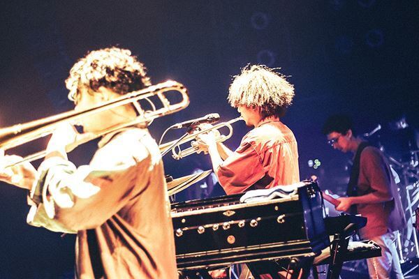 ROTH BART BARON『BEAR NIGHT 2025』、Hana Hope、吉澤嘉代子らゲストと共に音楽の森を創造