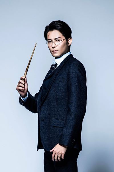 舞台『ハリー・ポッターと呪いの子』上演3年目に突入！　新ハリー役・平方元基らのコメントが到着