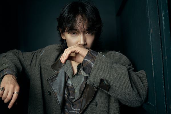 綾野剛&亀梨和也の絆「どう向き合っても真っ直ぐ応えてくれるという信頼がありました」