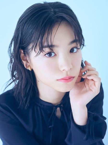 長尾謙杜＆當真あみ、撮影の合間に探した四つ葉のクローバーの行方は？