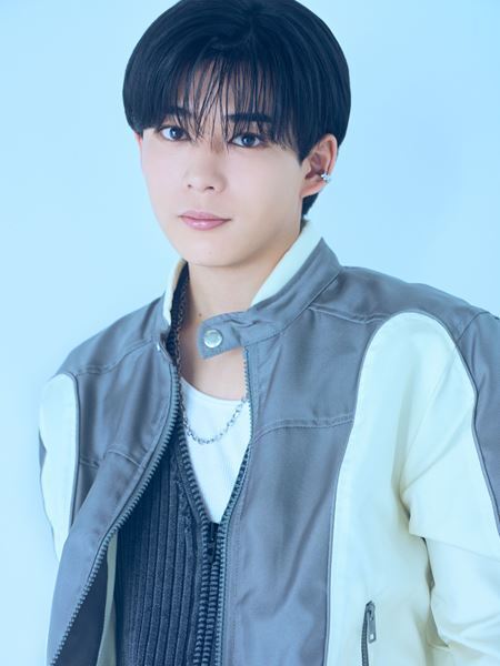 長尾謙杜＆當真あみ、撮影の合間に探した四つ葉のクローバーの行方は？