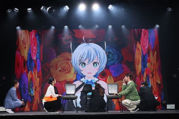 ミュージカル『白爪草』製作発表で、双子を演じる屋比久知奈、唯月ふうかが劇中の4曲を歌唱