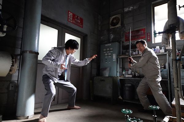 山﨑賢人が刀を握り忍者の本領発揮!?『アンダーニンジャ』新キャスト発表に併せて場面写真一挙14点公開