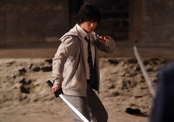 山﨑賢人が刀を握り忍者の本領発揮!?『アンダーニンジャ』新キャスト発表に併せて場面写真一挙14点公開