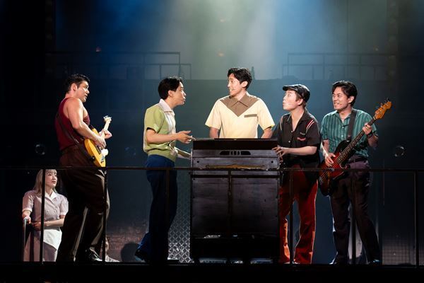 ミュージカル『ジャージー・ボーイズ』開幕　キャストコメント&舞台写真が到着【写真40点】
