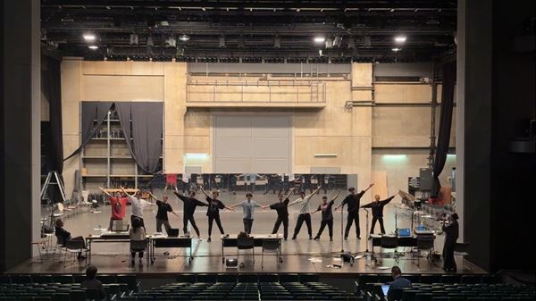 渋谷に若さあふれるエンタメを！ 松尾スズキ×ブルードラゴン『シブヤデマチマショウ』上演