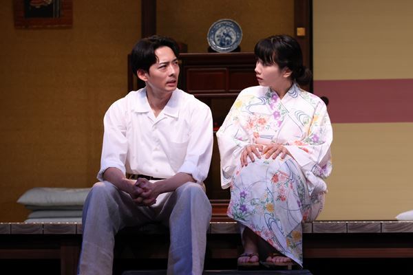 大泉洋、宮沢りえら出演、三谷幸喜初のシェイクスピア翻案舞台『昭和から騒ぎ』いよいよ開幕　舞台写真が到着