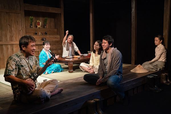 沖縄の家族の50年以上にわたる物語　内藤裕子作・演出による三部作の完結編『カタブイ、2025』が沖縄、東京で上演