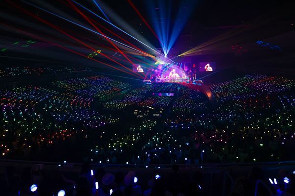 BUDDiiS 5年分の愛をバディへ  そして新たな約束も――『BUDDiiS vol.10 - COSMiiC -』横浜アリーナ公演ライブレポート