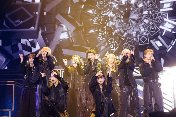 BUDDiiS 5年分の愛をバディへ  そして新たな約束も――『BUDDiiS vol.10 - COSMiiC -』横浜アリーナ公演ライブレポート