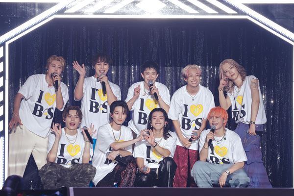 BUDDiiS 5年分の愛をバディへ  そして新たな約束も――『BUDDiiS vol.10 - COSMiiC -』横浜アリーナ公演ライブレポート