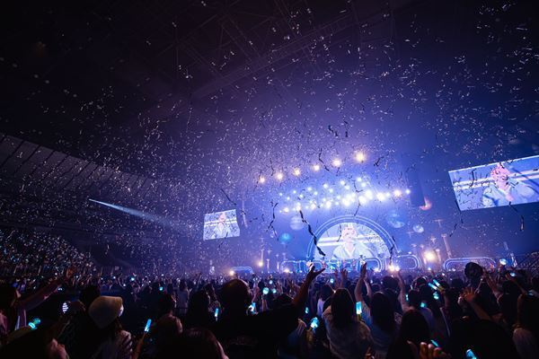 BUDDiiS 5年分の愛をバディへ  そして新たな約束も――『BUDDiiS vol.10 - COSMiiC -』横浜アリーナ公演ライブレポート