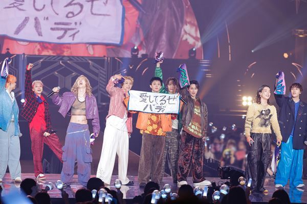 BUDDiiS 5年分の愛をバディへ  そして新たな約束も――『BUDDiiS vol.10 - COSMiiC -』横浜アリーナ公演ライブレポート