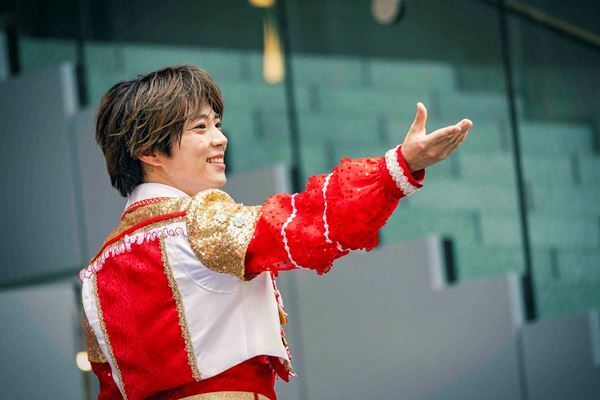 【パンダドラゴン インタビュー＆レポート】新曲「マジ☆まじない」が念願の1位を獲得！歓喜のニュースが続出したリリースイベント最終日・新宿歌舞伎町タワーに潜入取材