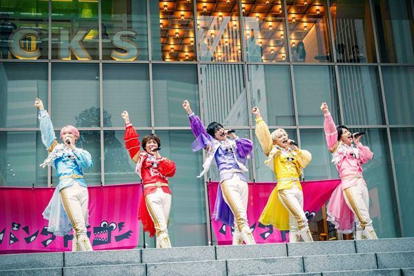 【パンダドラゴン インタビュー＆レポート】新曲「マジ☆まじない」が念願の1位を獲得！歓喜のニュースが続出したリリースイベント最終日・新宿歌舞伎町タワーに潜入取材