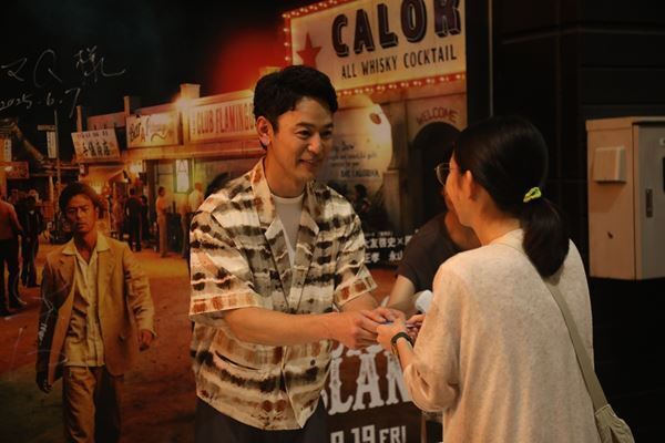 妻夫木聡、広瀬すずらが沖縄訪問　映画『宝島』全国キャラバン第1弾で舞台挨拶＆那覇中学校をサプライズ訪問