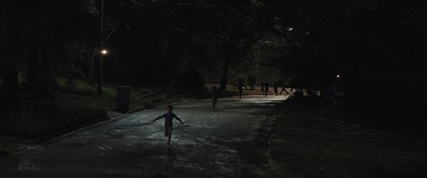 大谷翔平選手所属のLAドジャースの投稿も話題に『WEAPONS／ウェポンズ』社会現象となった姿を捉えた新場面写真公開