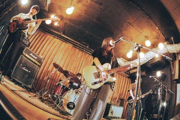 カラコルムの山々、omeme tenten、daisansei、すなおが競演『FUTURE RESERVE vol.5』ライブレポート