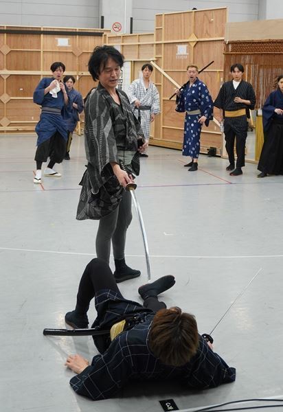 丸山隆平、本格時代劇『浪人街』は「新しい挑戦」　公演数の多さには驚きの表情も