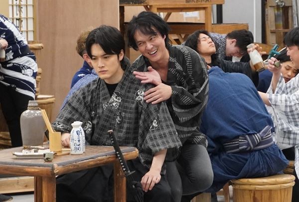 丸山隆平、本格時代劇『浪人街』は「新しい挑戦」　公演数の多さには驚きの表情も