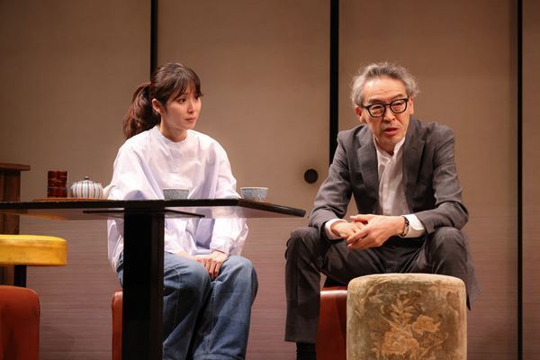 横山拓也の最新作『やなぎにツバメは』いよいよ開幕　舞台写真が到着