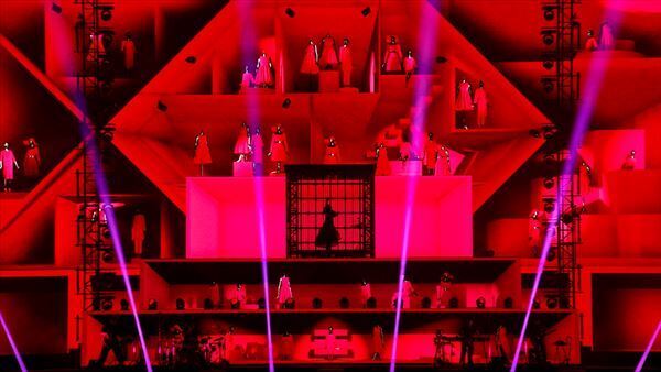 Adoの国立競技場ワンマンライブを収めた劇場版より、新たな場面写真6点が一挙公開