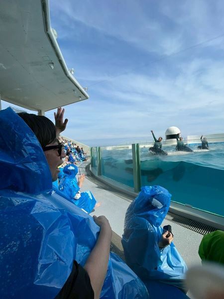 レイザーラモンRG、51歳誕生日前夜に「あるある」全開！ ファンサプライズに感激のバスツアーオフィシャルレポート