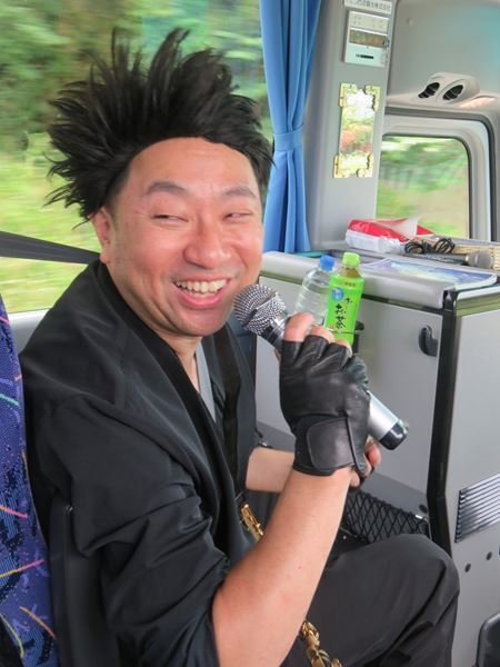 レイザーラモンRG、51歳誕生日前夜に「あるある」全開！ ファンサプライズに感激のバスツアーオフィシャルレポート