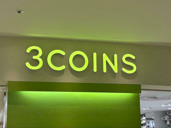 3COINS、プチプラなのに神設計！「多機能2WAYリュック」が本気すぎた　収納力ばっちりで通勤にも使える♪