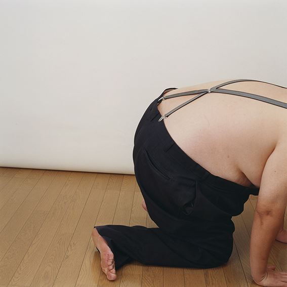 『鷹野隆大 カスババ』東京都写真美術館で　日常をテーマにしたスナップショットなど約120点を展示